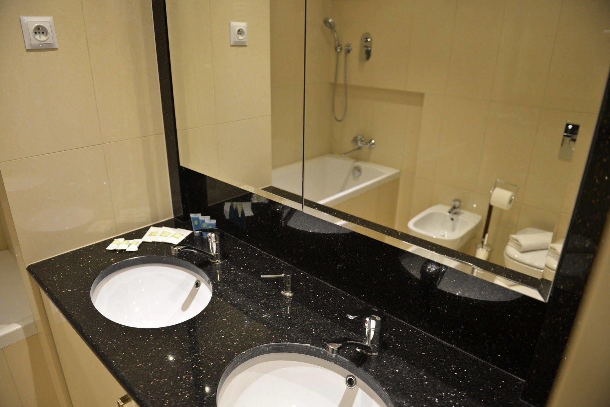 La Gioia Magic Orient Apartments كراكوفيا المظهر الخارجي الصورة
